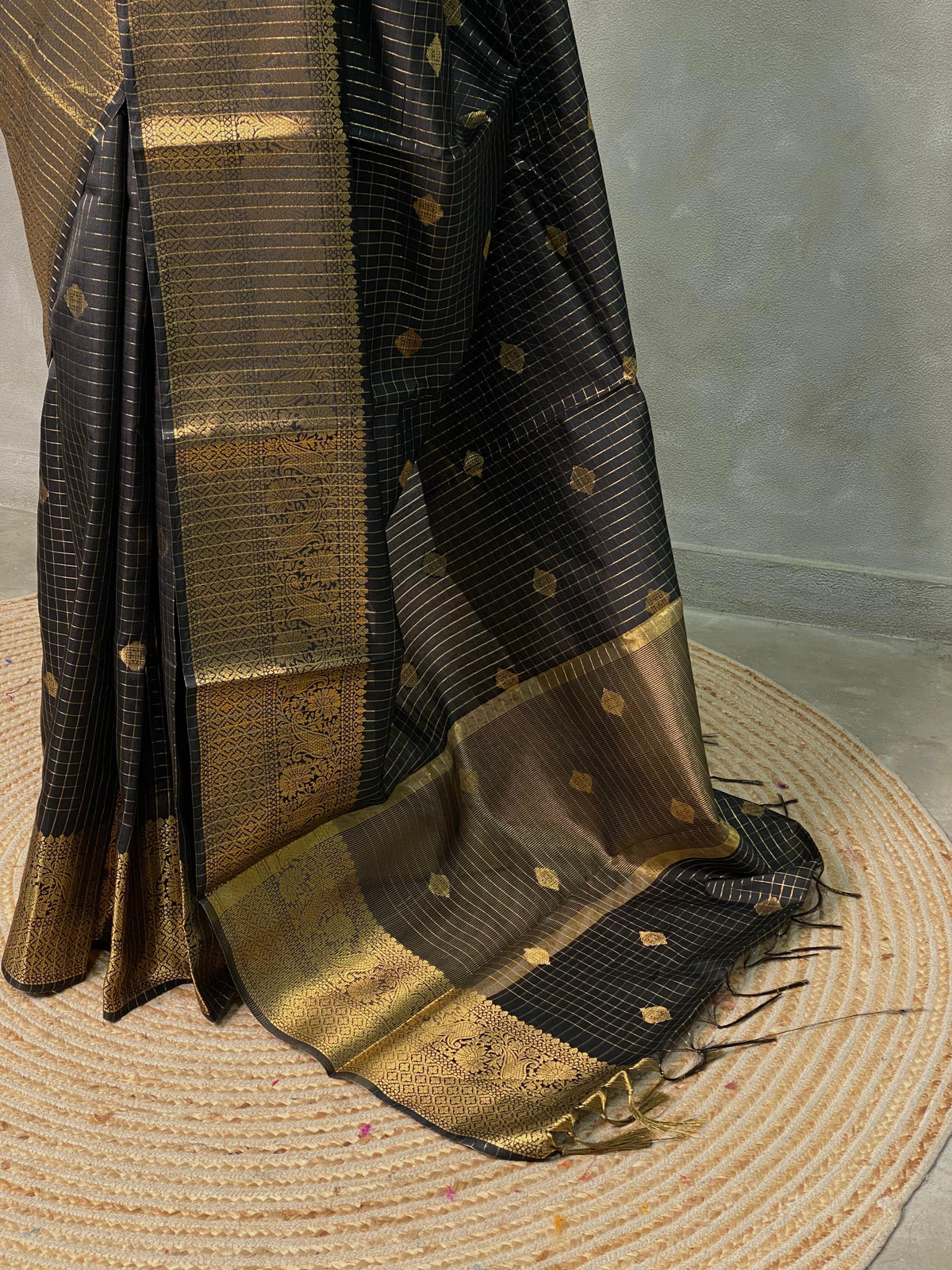 Black banarasi silksaree - AISHCK9