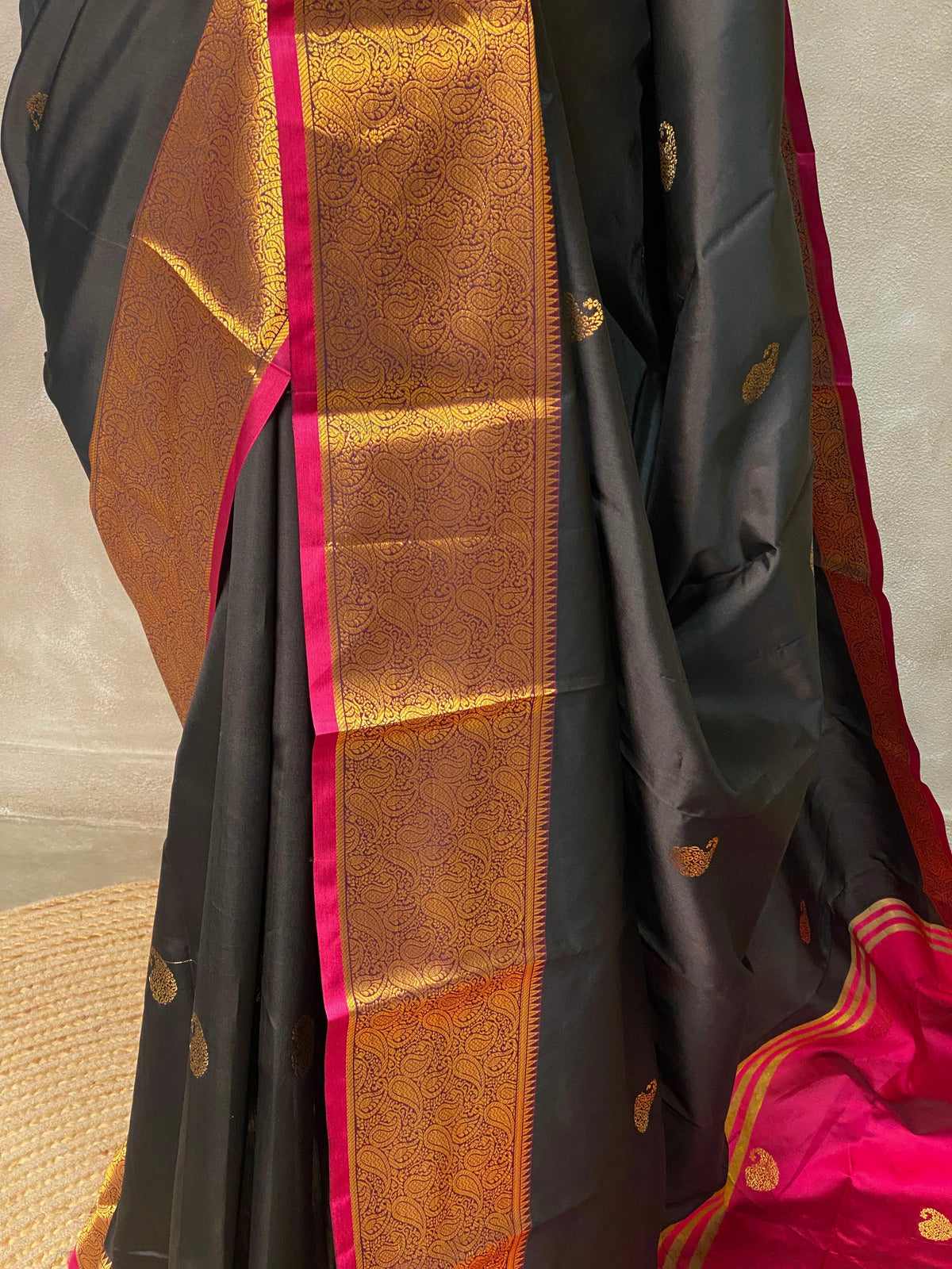 Black and magenta semi kanchipuram soft silk saree - PSSN155