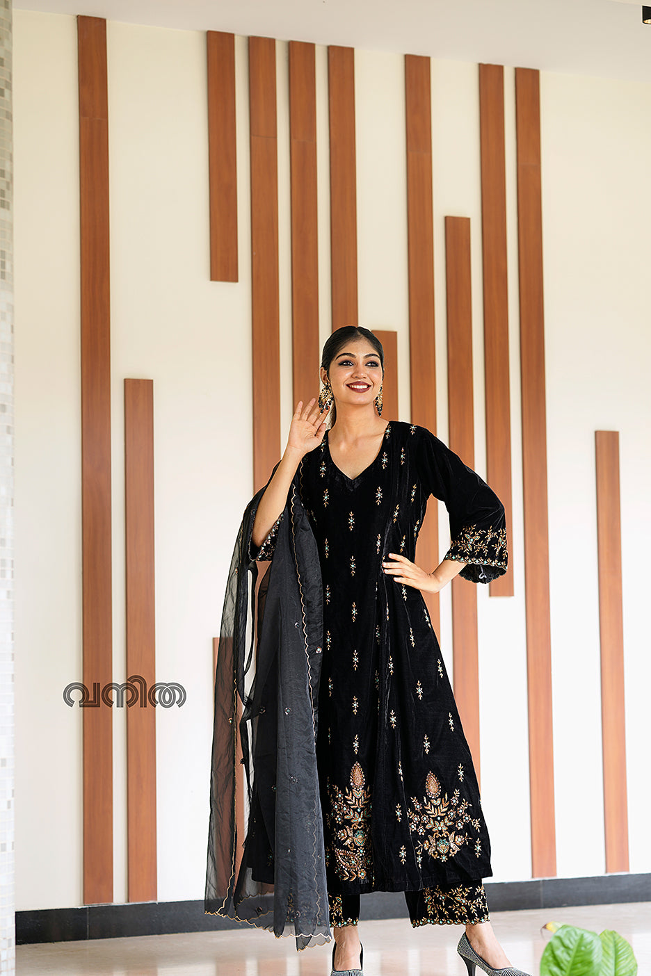 BLACK VELVET SALWAR - SLV04