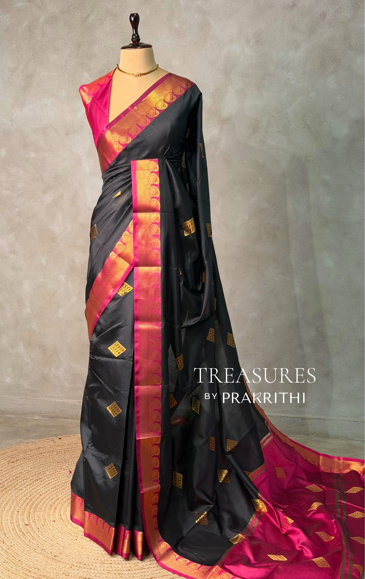 Black and magenta semi kanchipuram soft silk saree - PSSN174