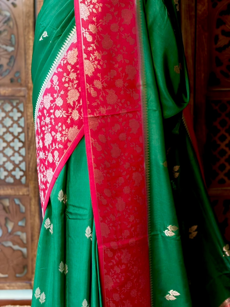 Green and magenta Banarasi Crape silk saree - PBRHD1
