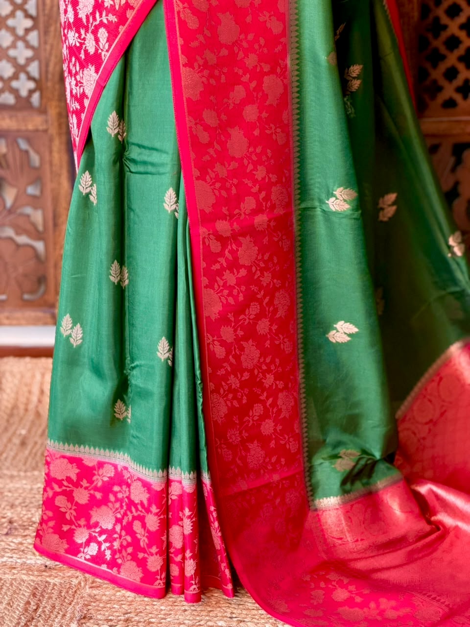 Green and magenta Banarasi Crape silk saree - PBRHD1
