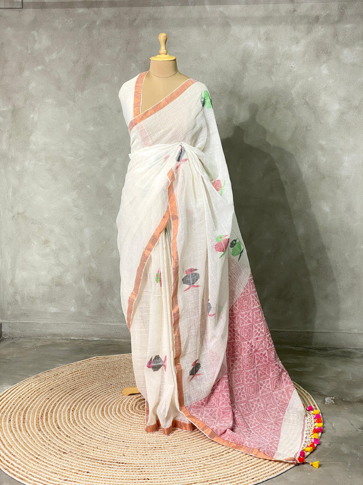 White linen saree- PL05