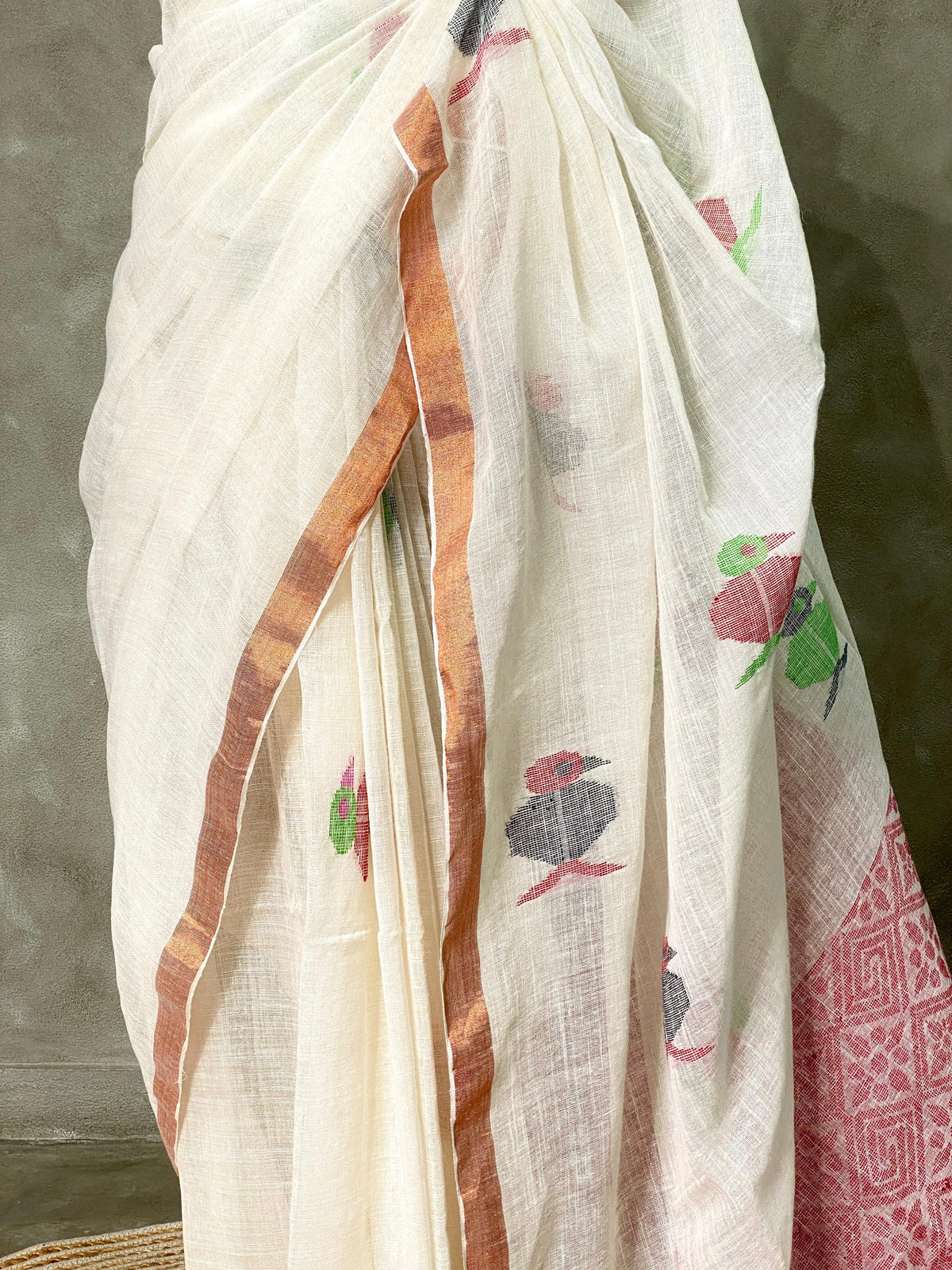 White linen saree- PL05