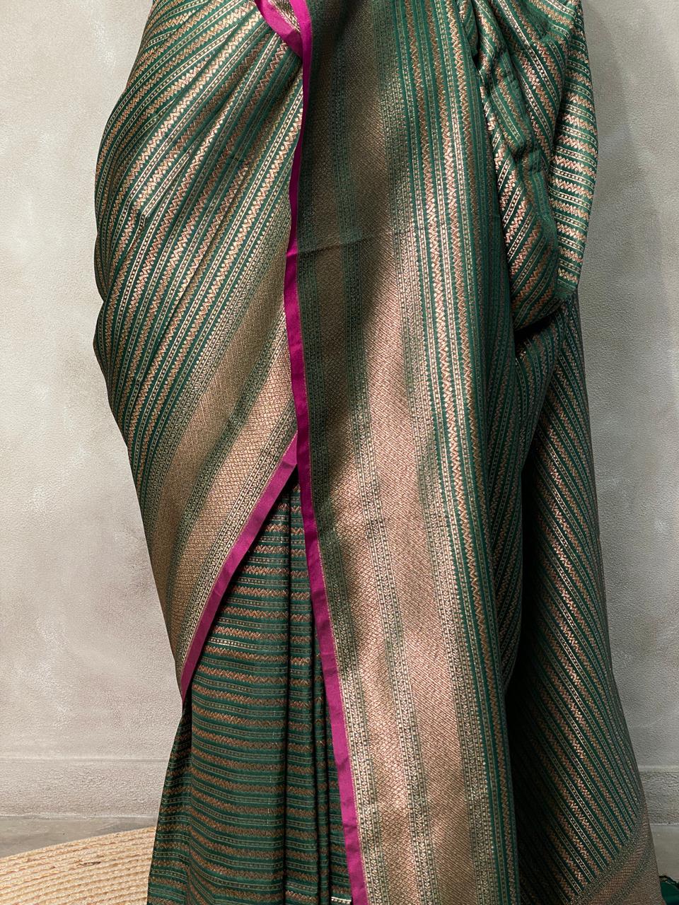 Dark green Semi katan Banarasi silksaree - PSB07fg