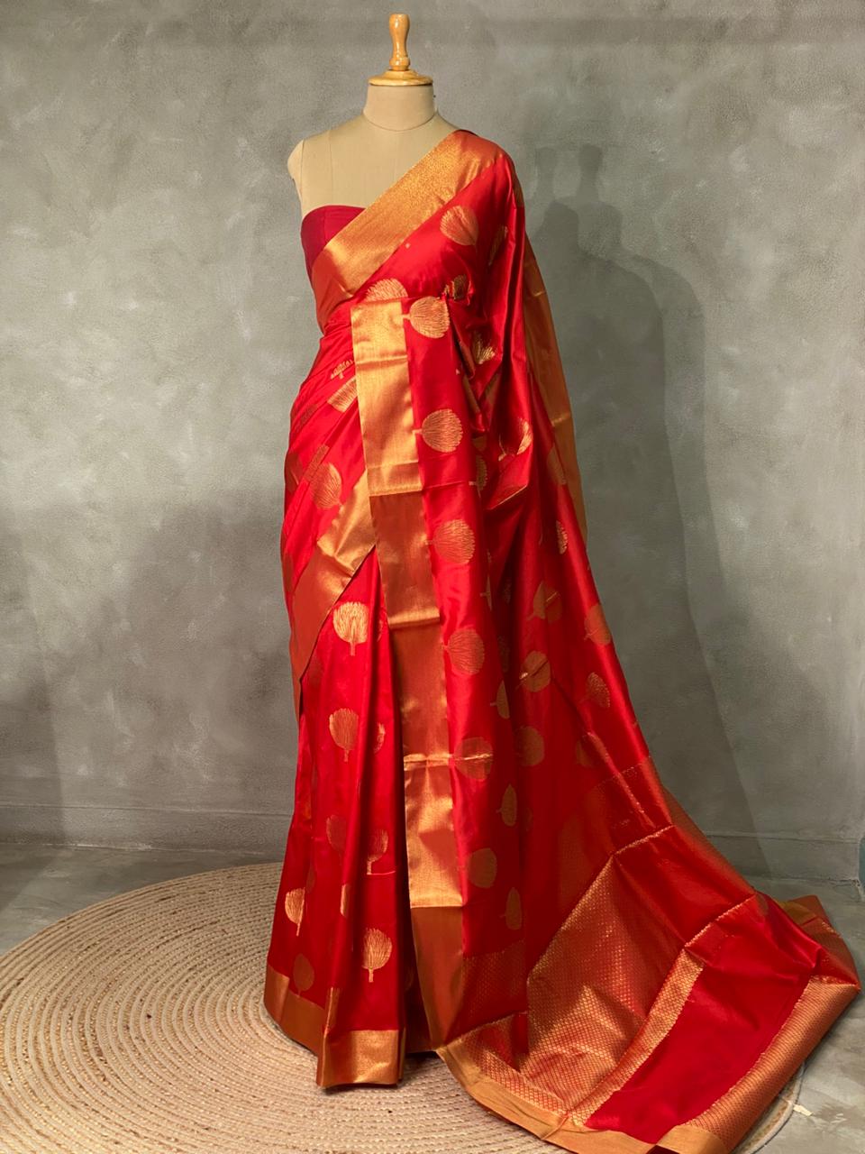 Red Banarasi silksaree - PIH5E