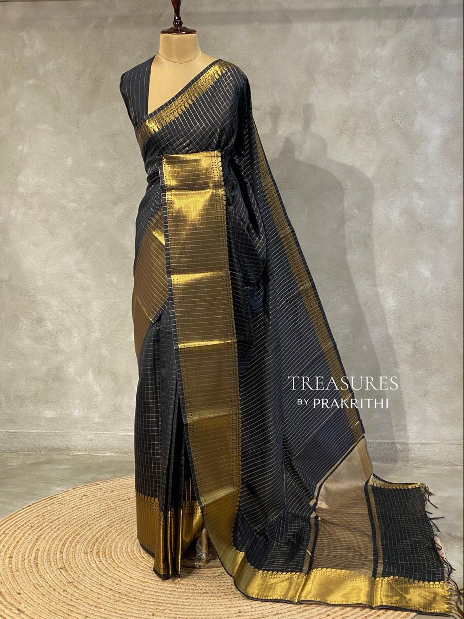 Black banarasi silksaree - AISHCK6-IH