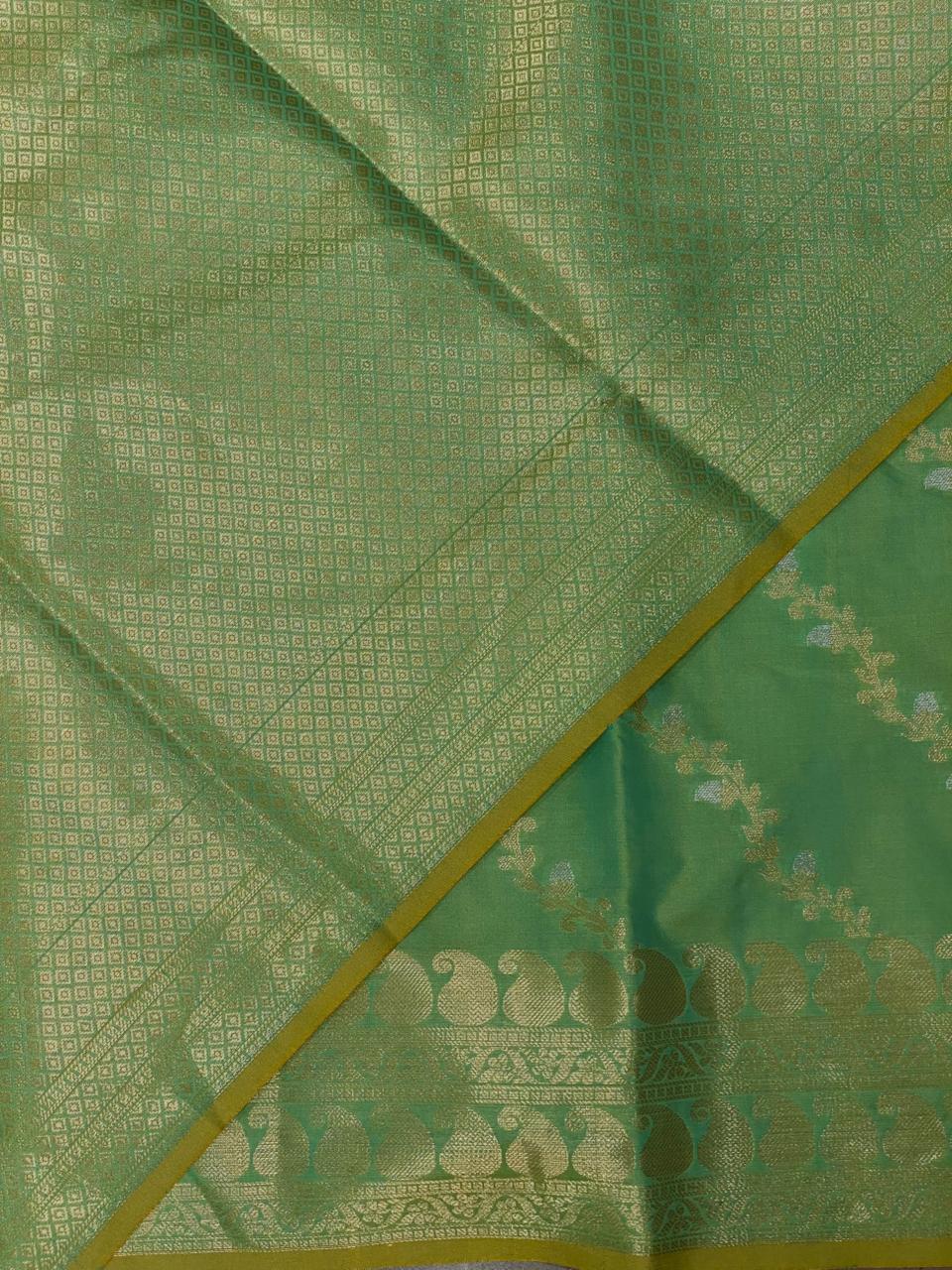 Yellowish Green banarasi silk saree - PIH32D