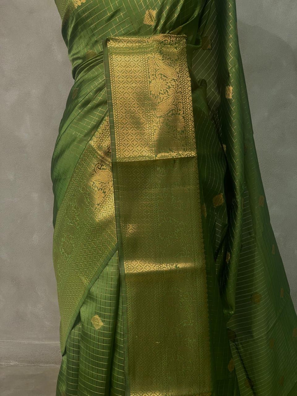 Green banarasi silksaree - AISHCK9B