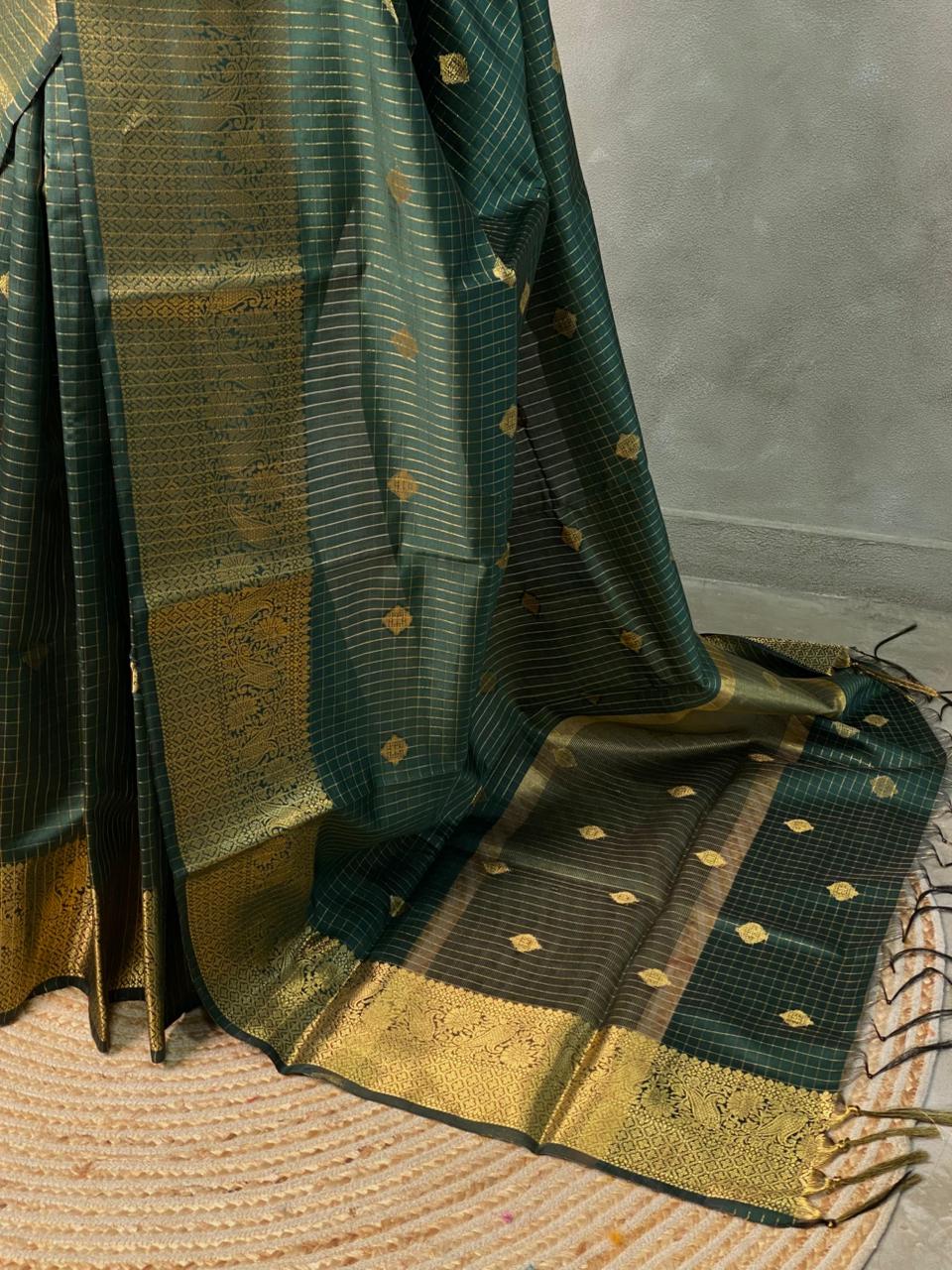 Bottle Green banarasi silksaree - AISHCK9J