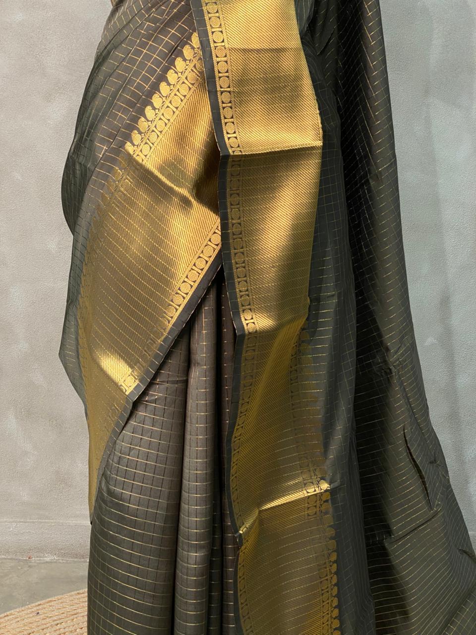 Deep Olive green banarasi silksaree - RUK2E
