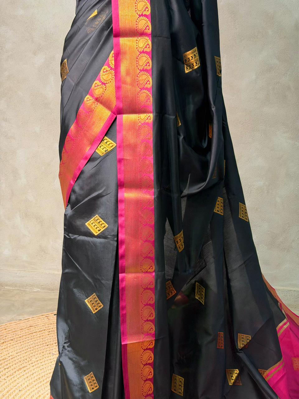 Black and magenta semi kanchipuram soft silk saree - PSSN174