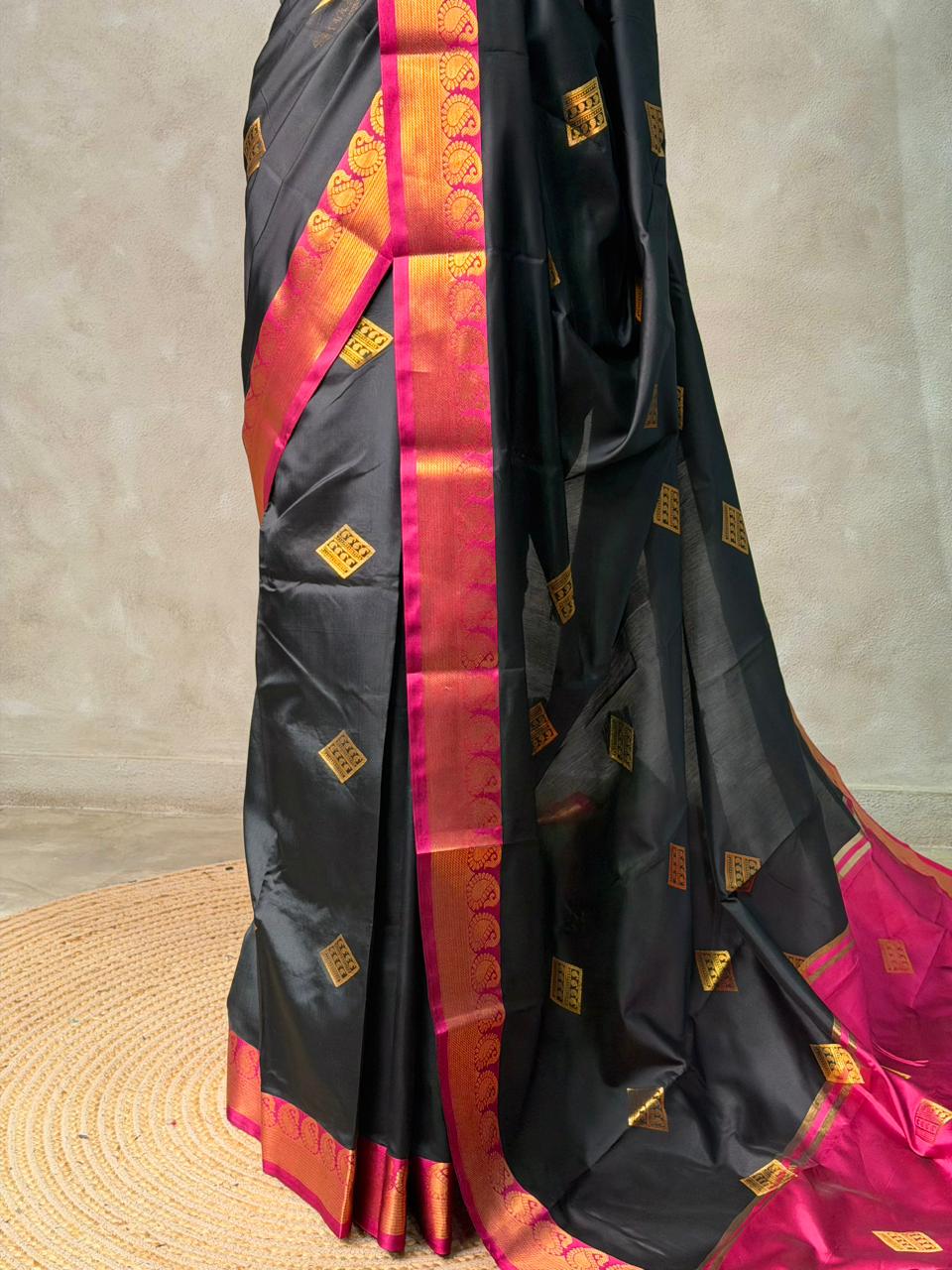 Black and magenta semi kanchipuram soft silk saree - PSSN174
