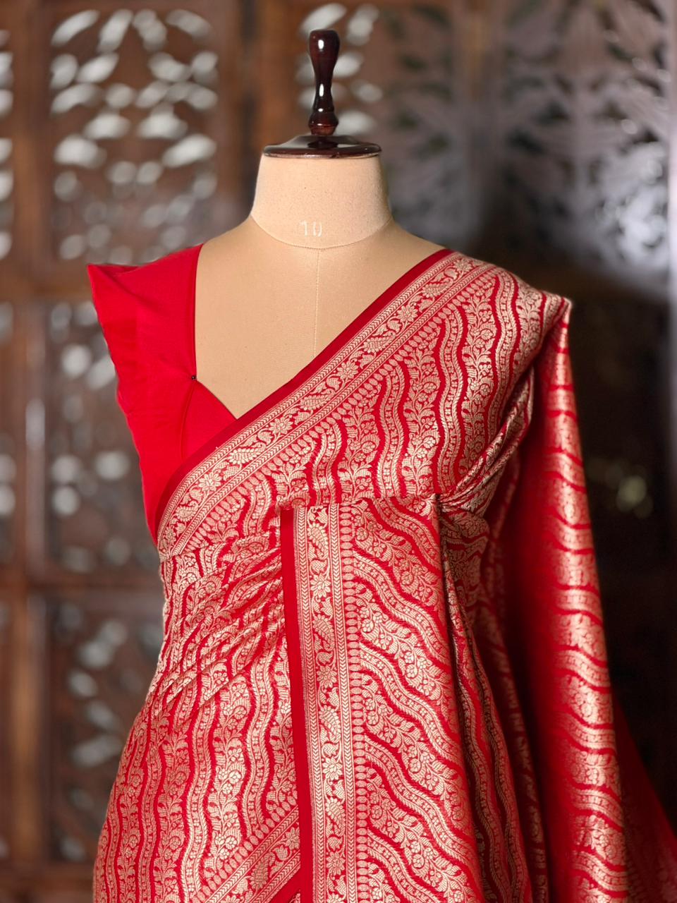 Red Katan Banarasi silk saree - RAZ3L