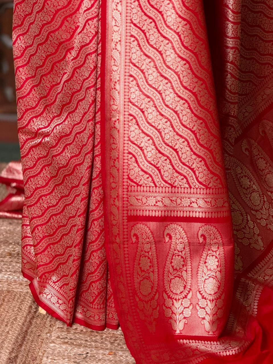 Red Katan Banarasi silk saree - RAZ3L
