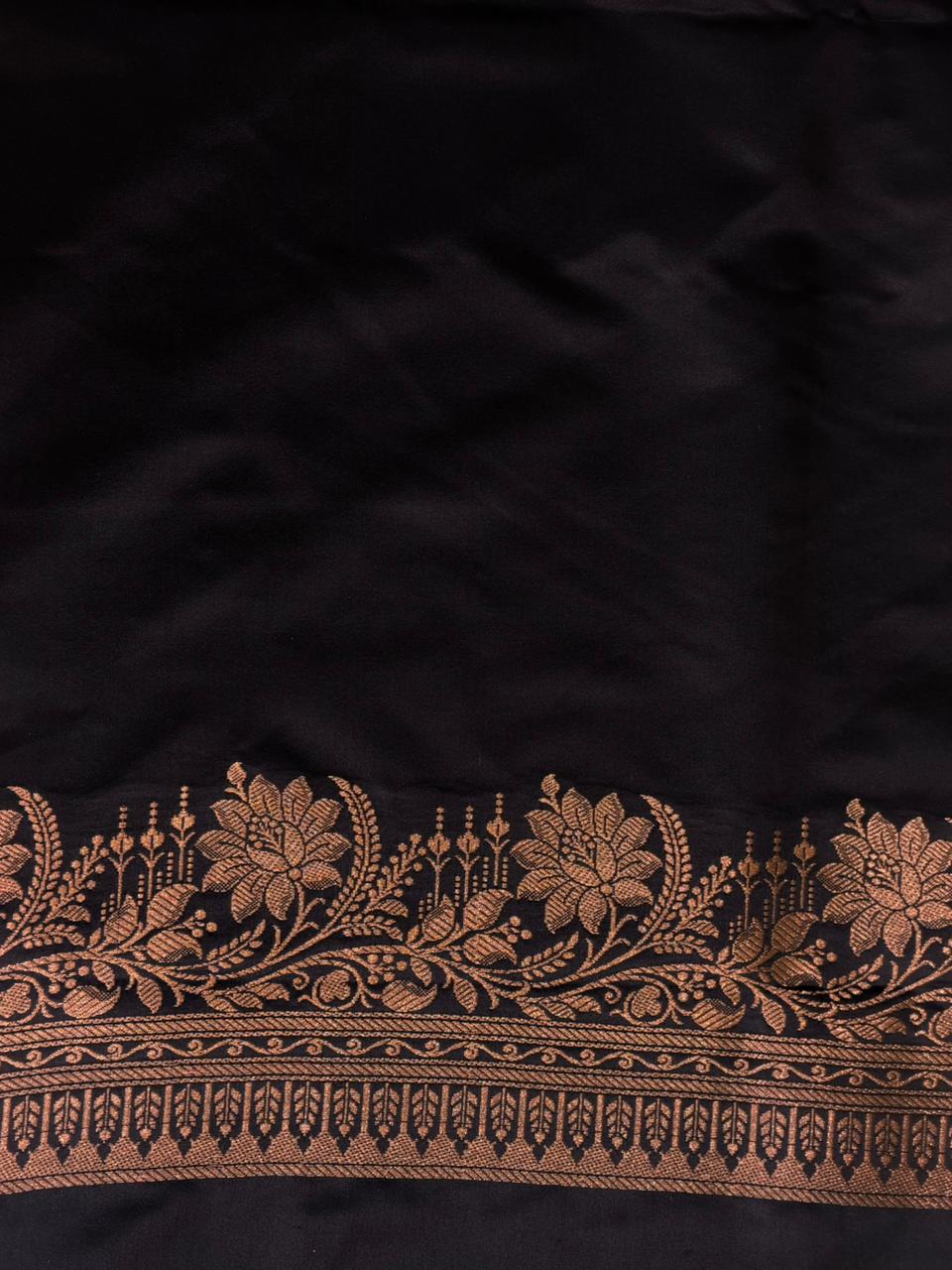 Black zatin Banarasi silk saree - RAZ1II