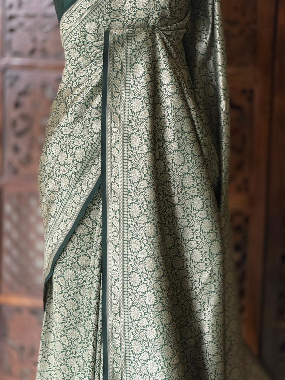 Dark Green Katan Banarasi silk saree - RAZ4B