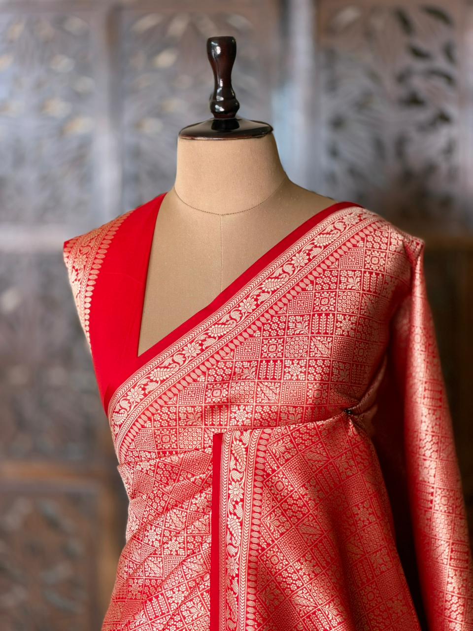 Red Katan Banarasi silk saree - RAZ3R