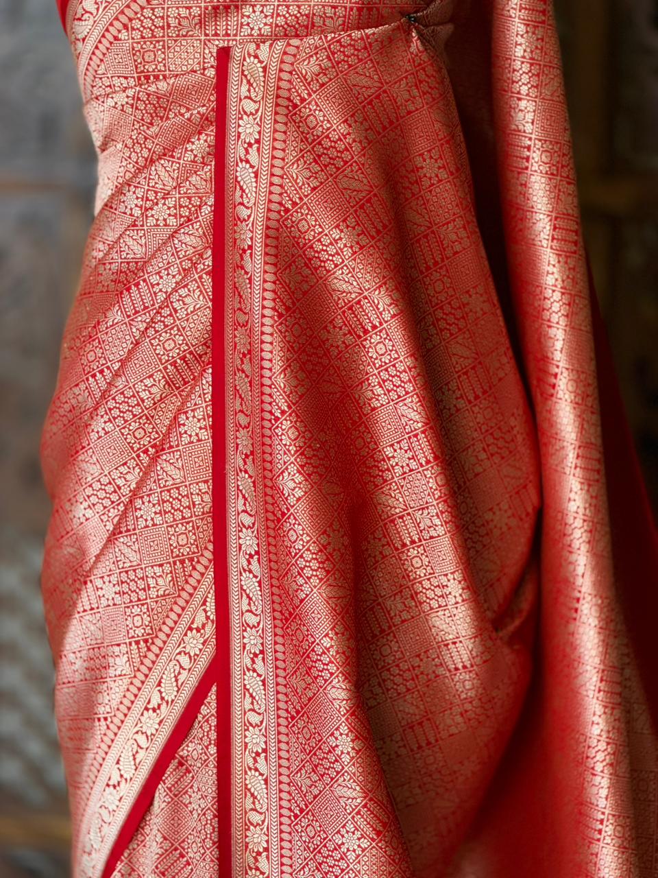 Red Katan Banarasi silk saree - RAZ3R