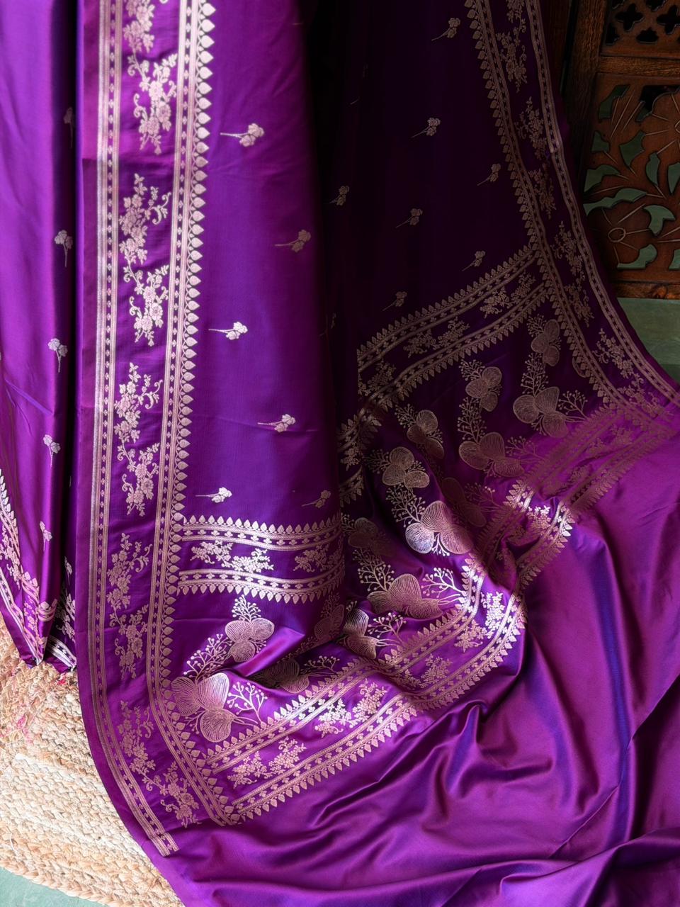 Violet zatin Banarasi silk saree - RAZ1IA