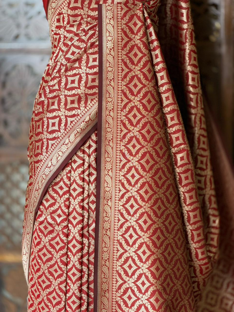 Deep Maroon Katan Banarasi silk saree - RAZ3Y