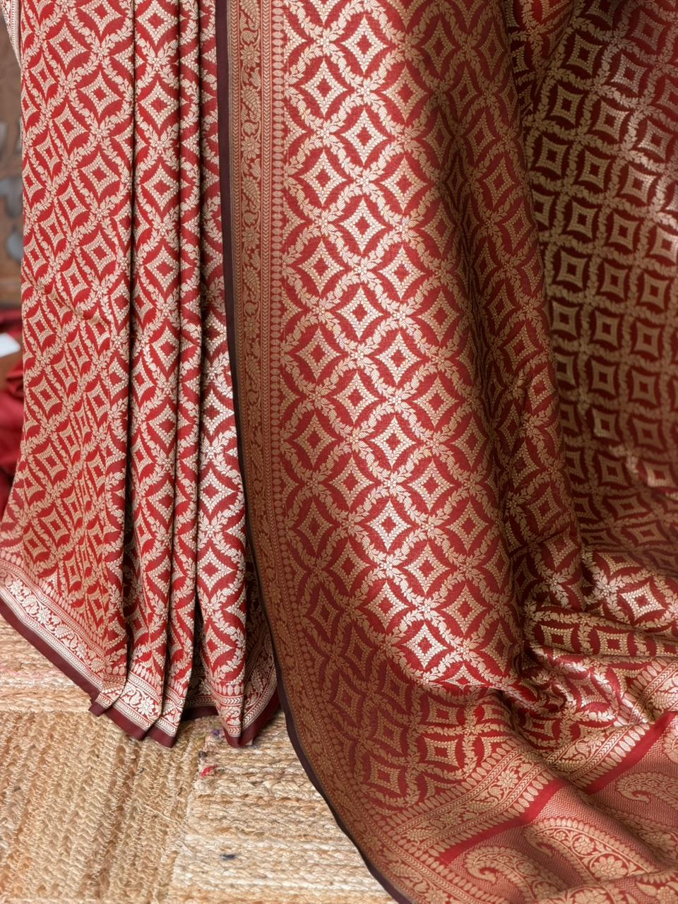 Deep Maroon Katan Banarasi silk saree - RAZ3Y