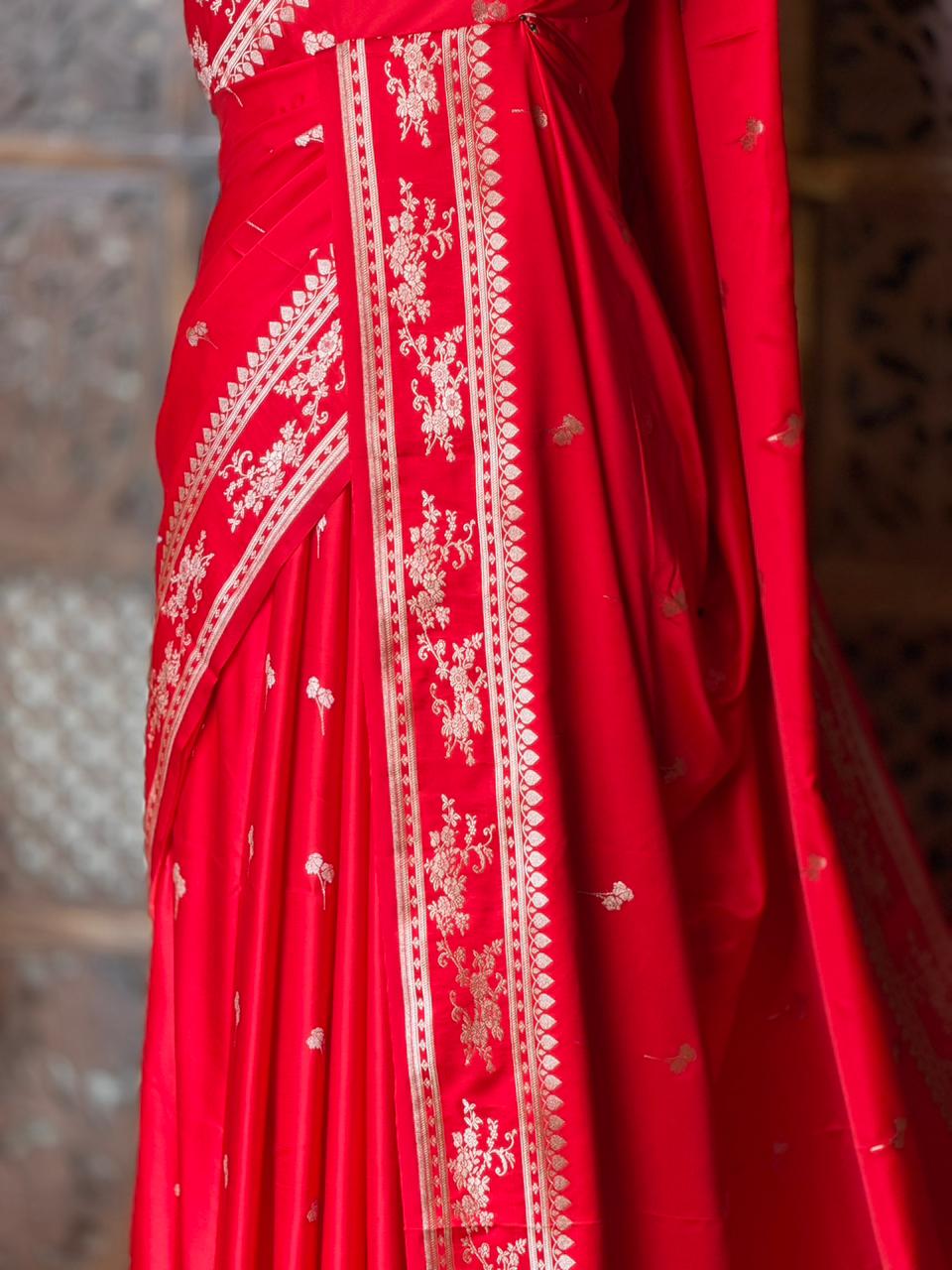 Red zatin Banarasi silk saree - RAZ1IC