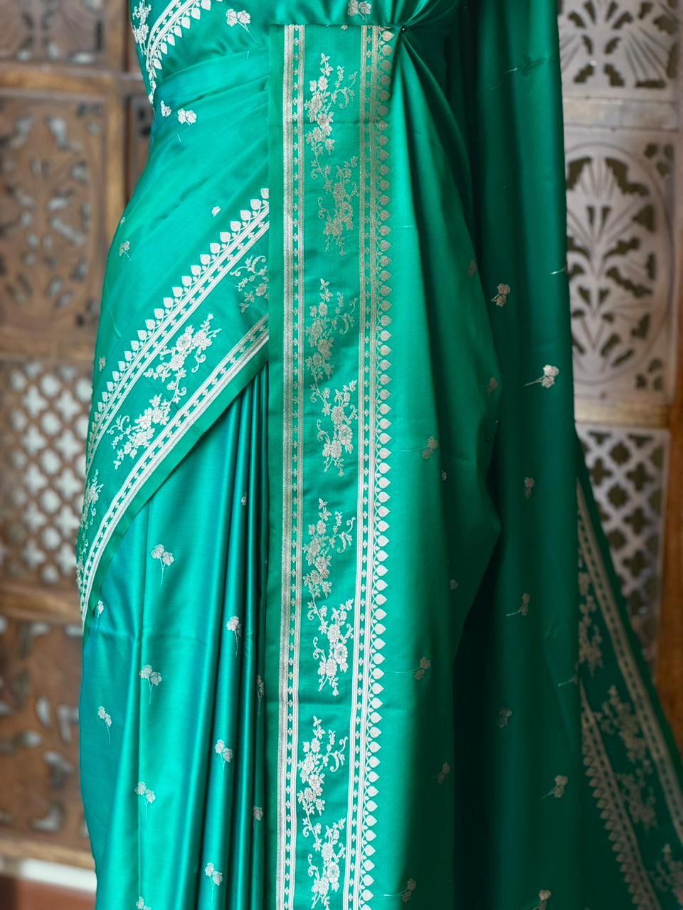 Peacock Blue zatin Banarasi silk saree - RAZ1ID