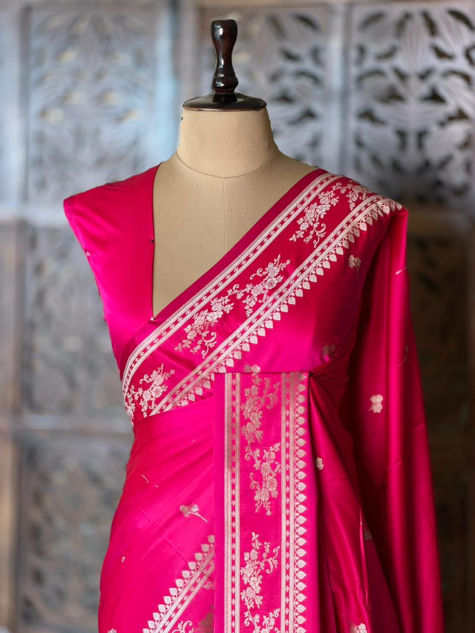 Rani Pink zatin Banarasi silk saree - RAZ1IG