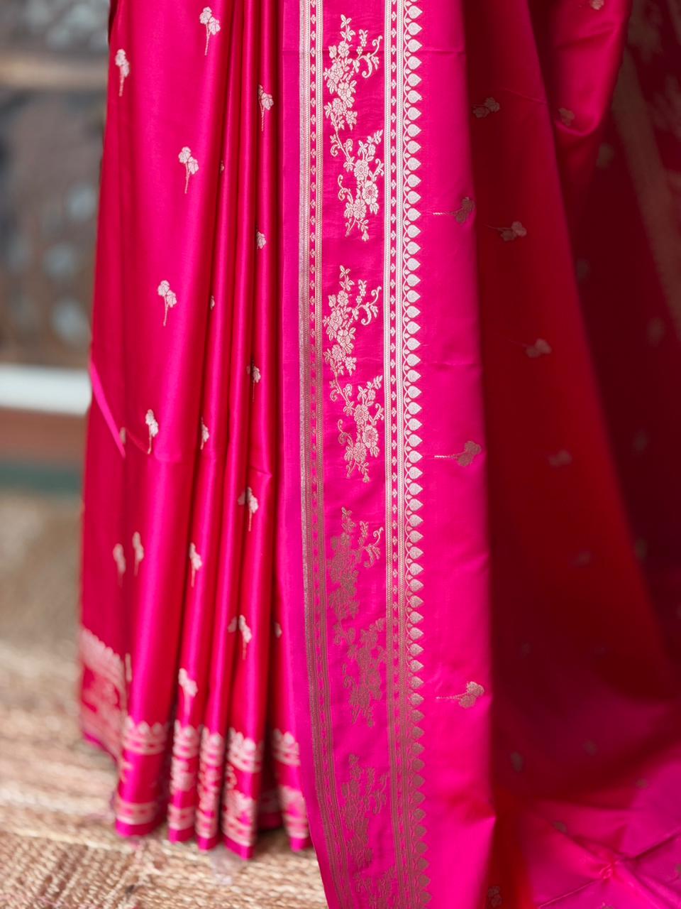 Rani Pink zatin Banarasi silk saree - RAZ1IG