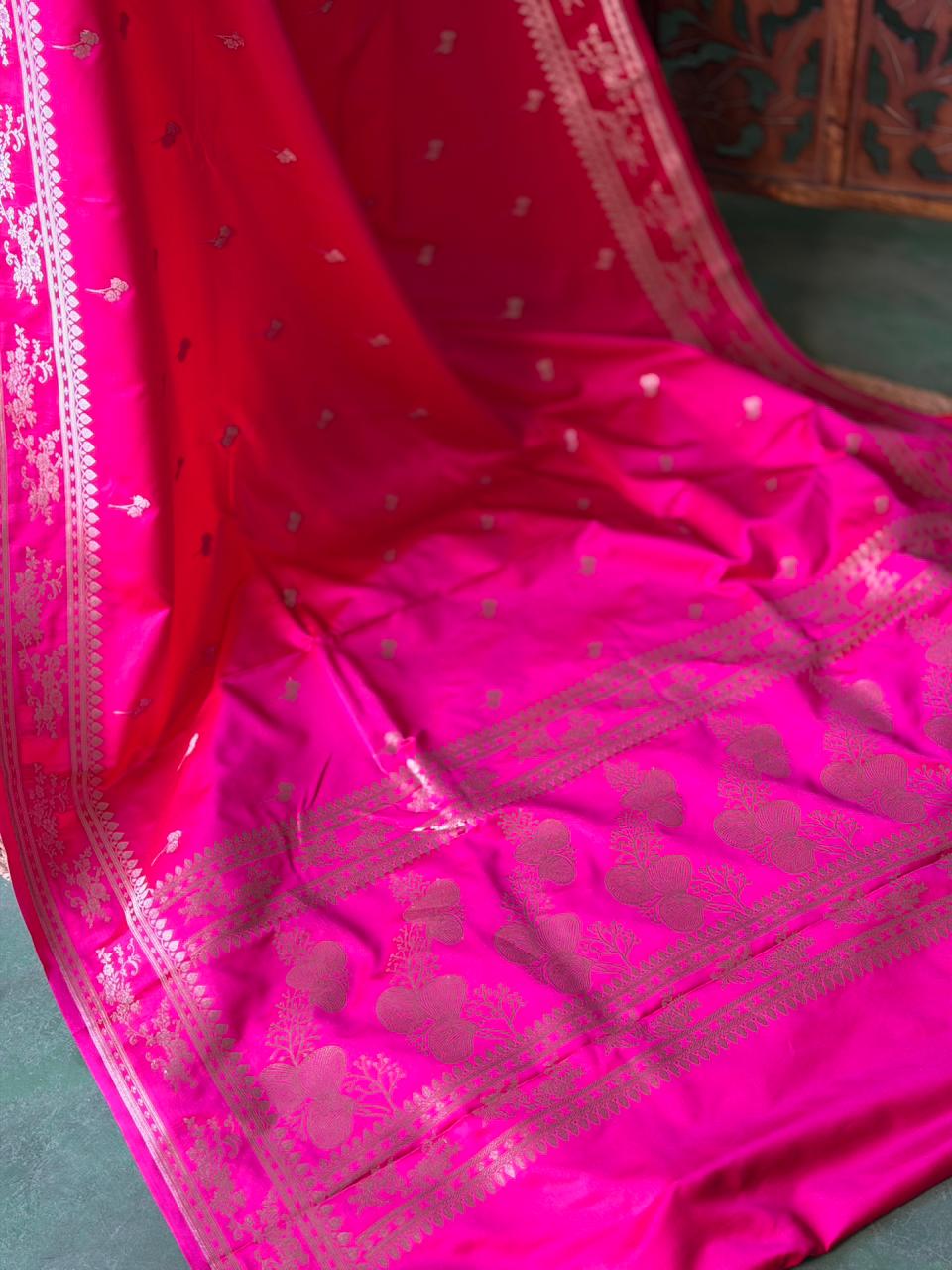Rani Pink zatin Banarasi silk saree - RAZ1IG