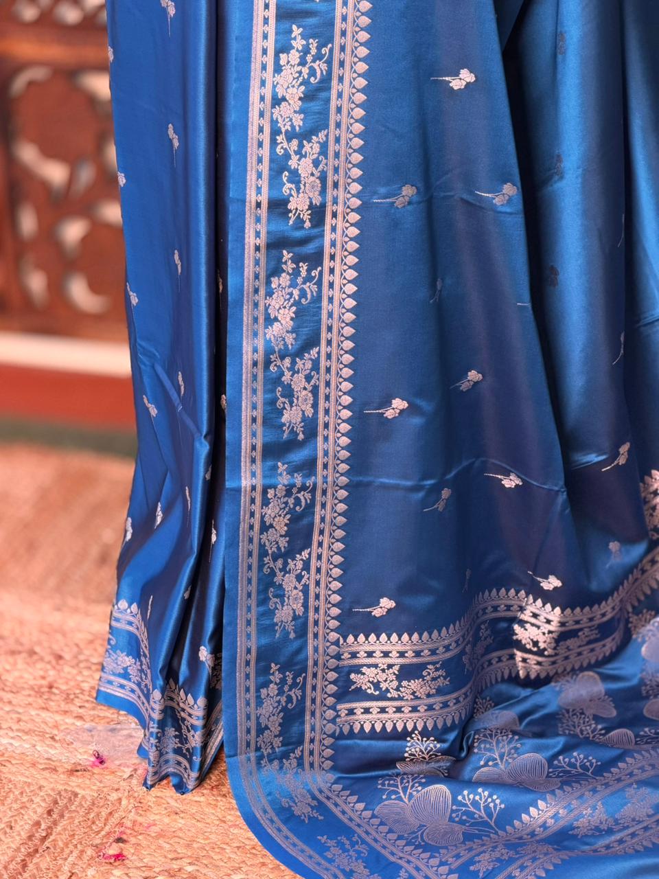 Blue zatin Banarasi silk saree - RAZ1IH