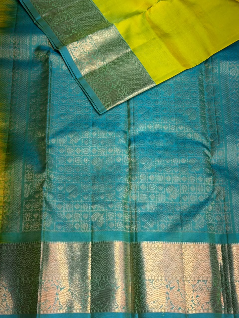 Green and Blue Pure Vintage Kanchipuram Silk saree - PPURE113