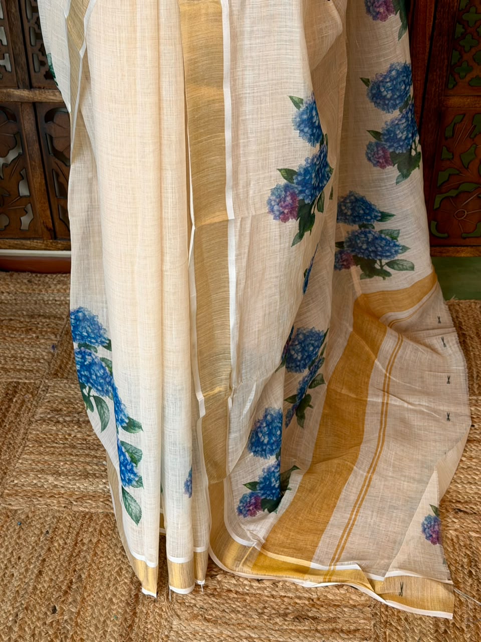 Off white soft semi linen saree -PONAM26N5