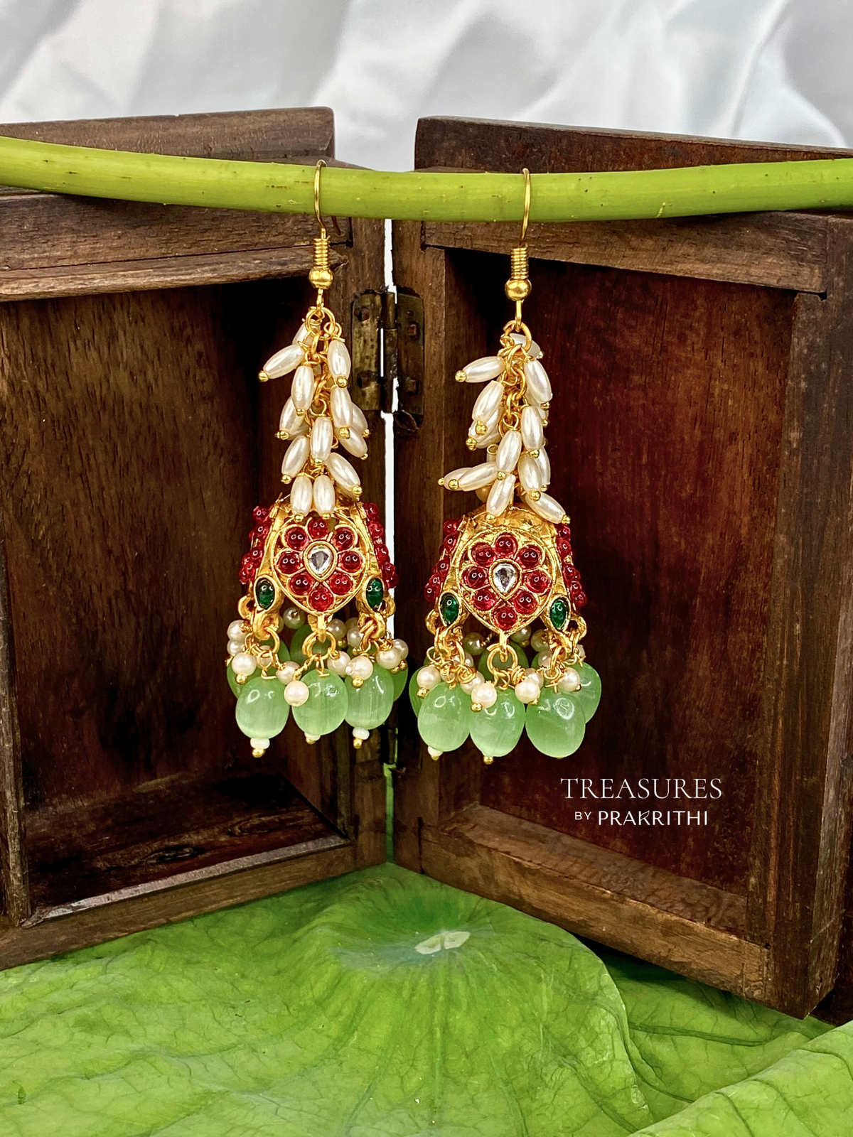 Pearl and stone hanging jumkas -JE1