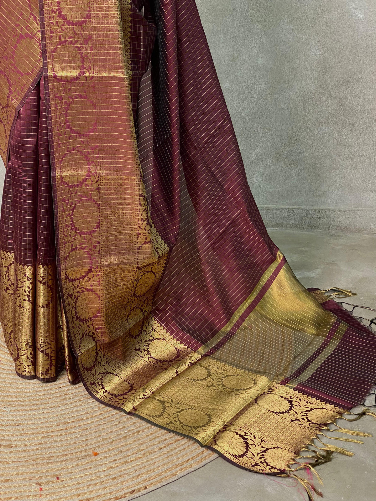 Maroon Semi Banarasi saree - LZ9C