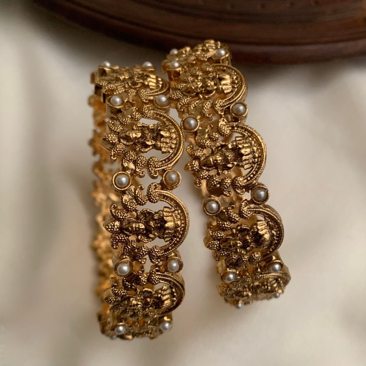 Lakshmi pearl bangle- JWB9A