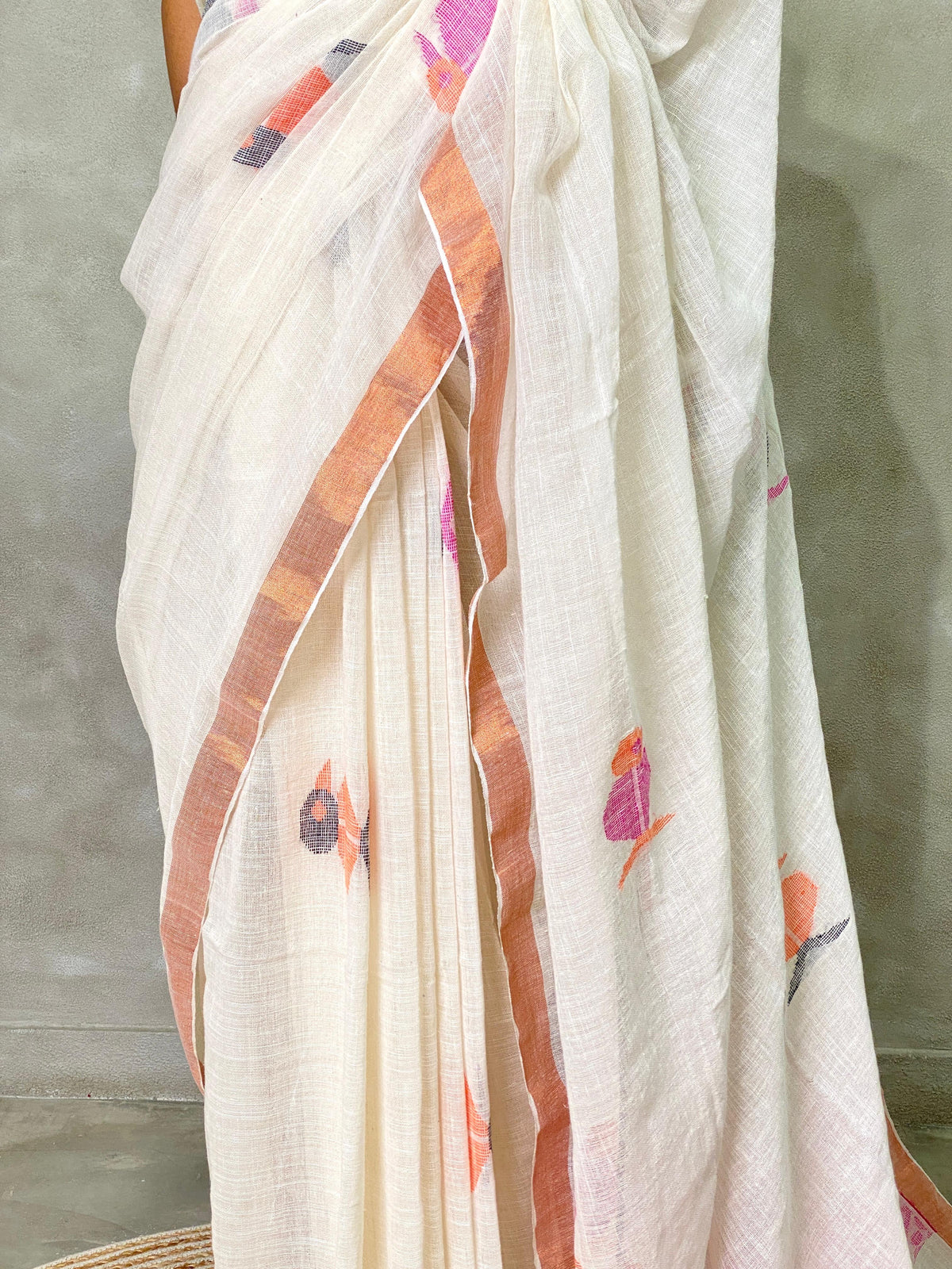 white linen saree- PL09