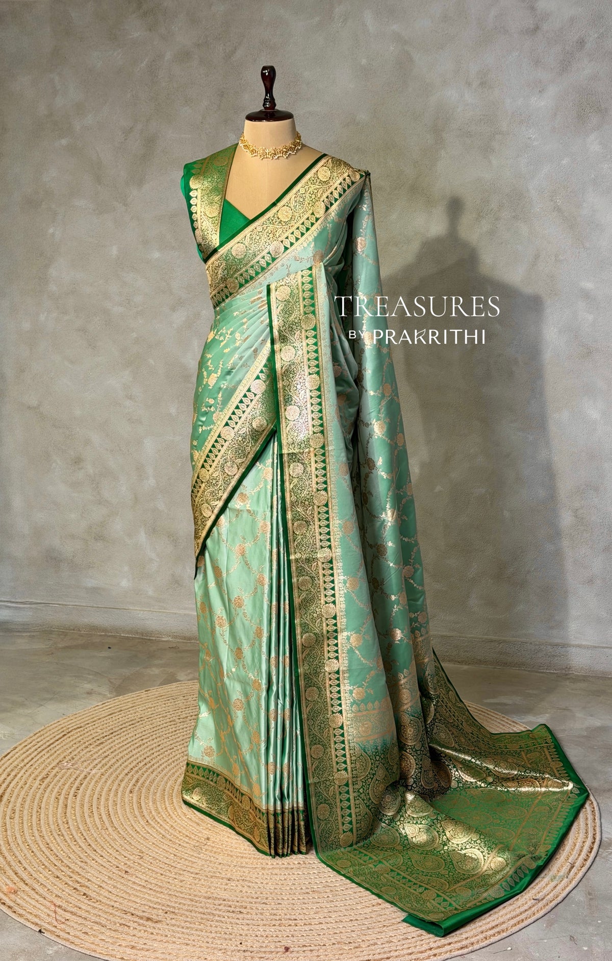 Light and Dark green Banarasi mashru katan silk saree - PRAZ9D