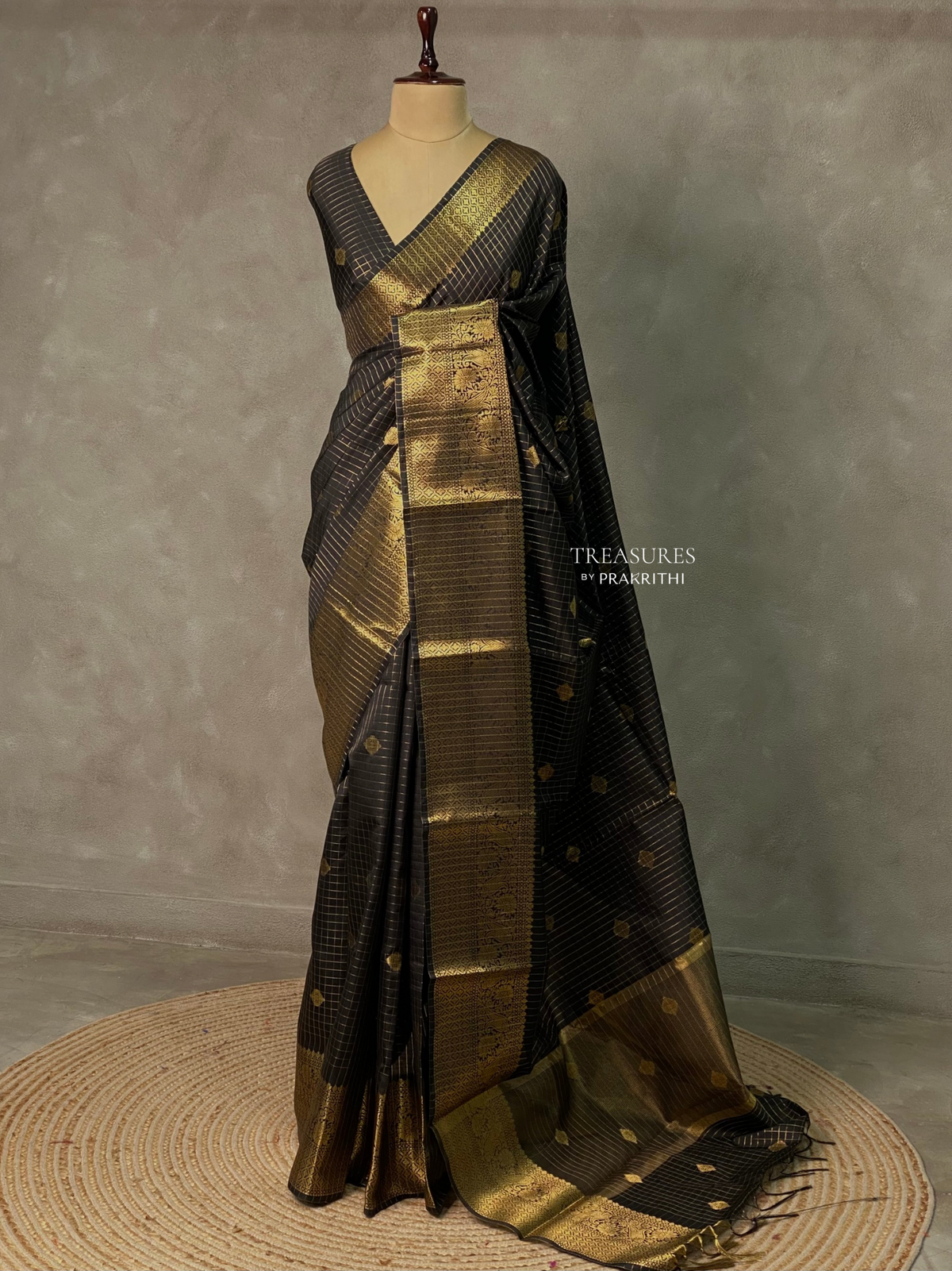 Black banarasi silksaree - AISHCK9