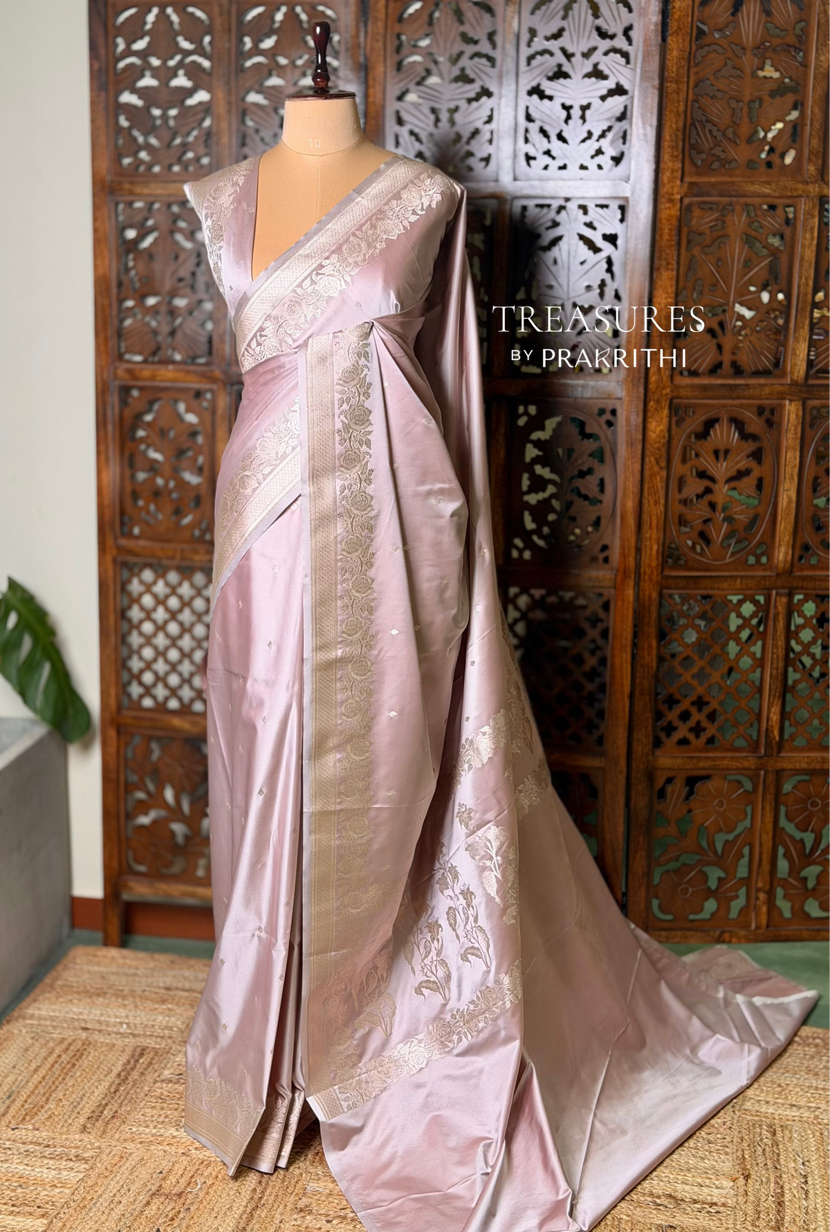 Lavender pure zatin Banarasi silk saree - RAZ2B