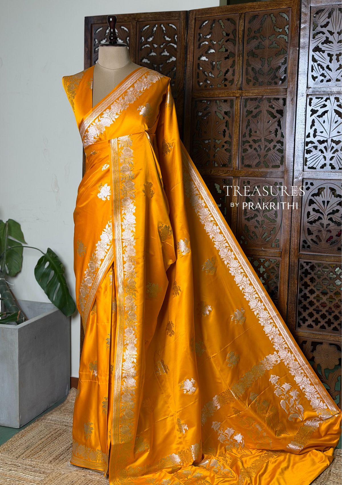 Yellow pure zatin Banarasi silk saree - RAZ1D