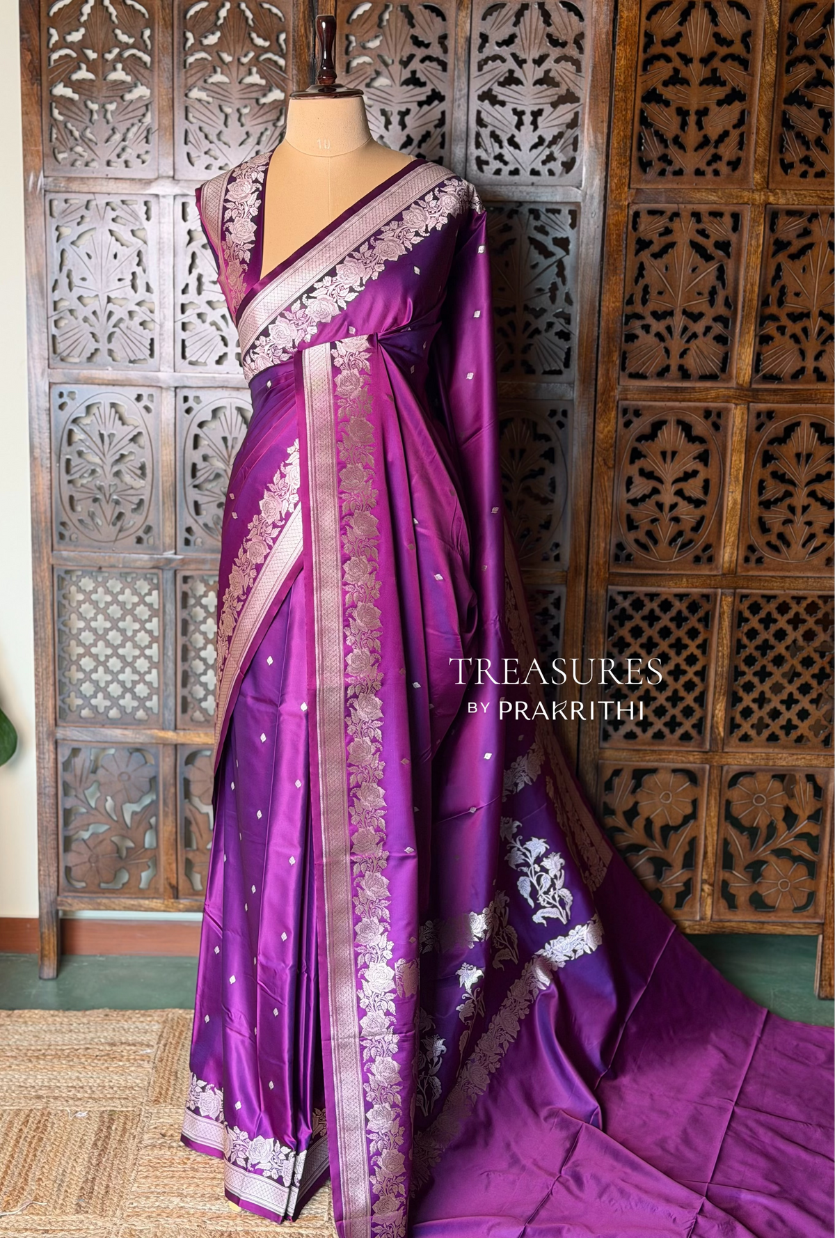 Violet pure zatin Banarasi silk saree - RAZ2E