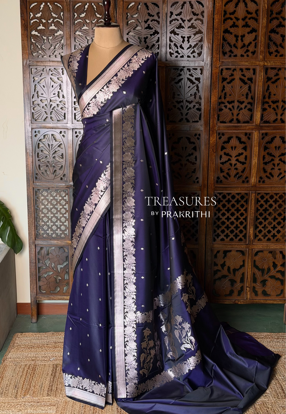 Navy blue pure zatin Banarasi silk saree - RAZ2G