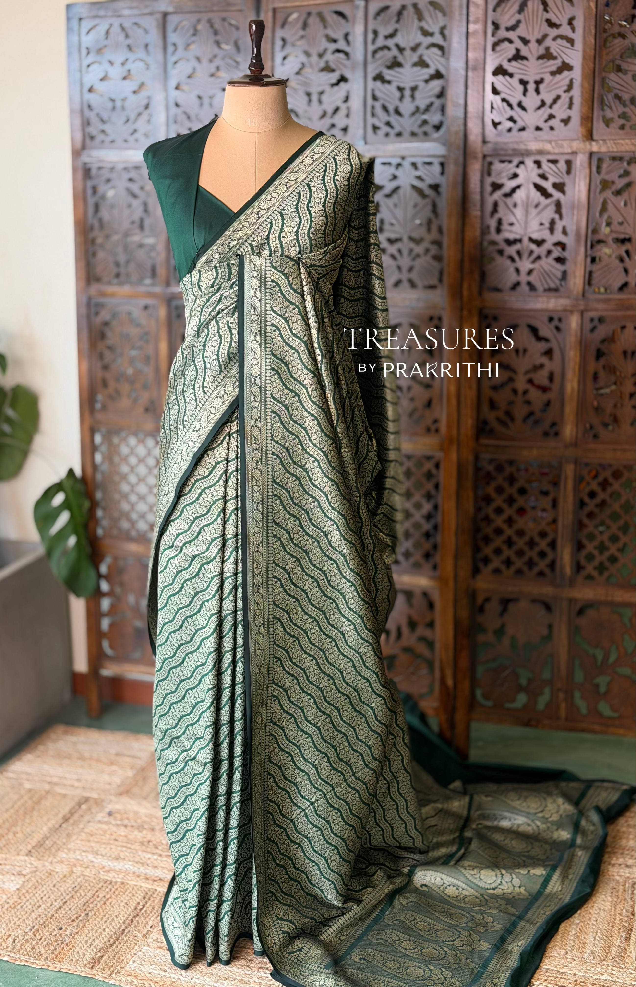 Dark Green Katan Banarasi silk saree - RAZ3F