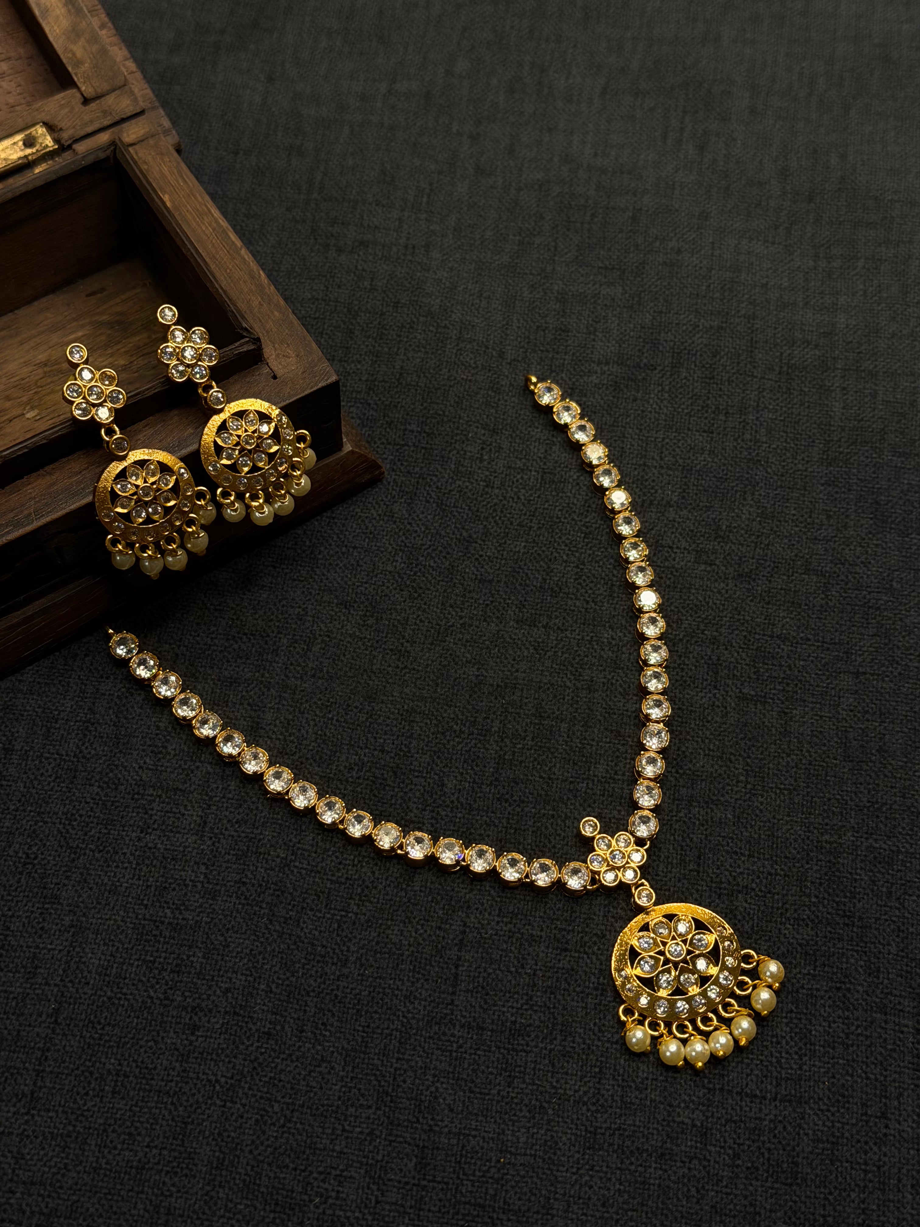 Elegant stone necklace - JW145A