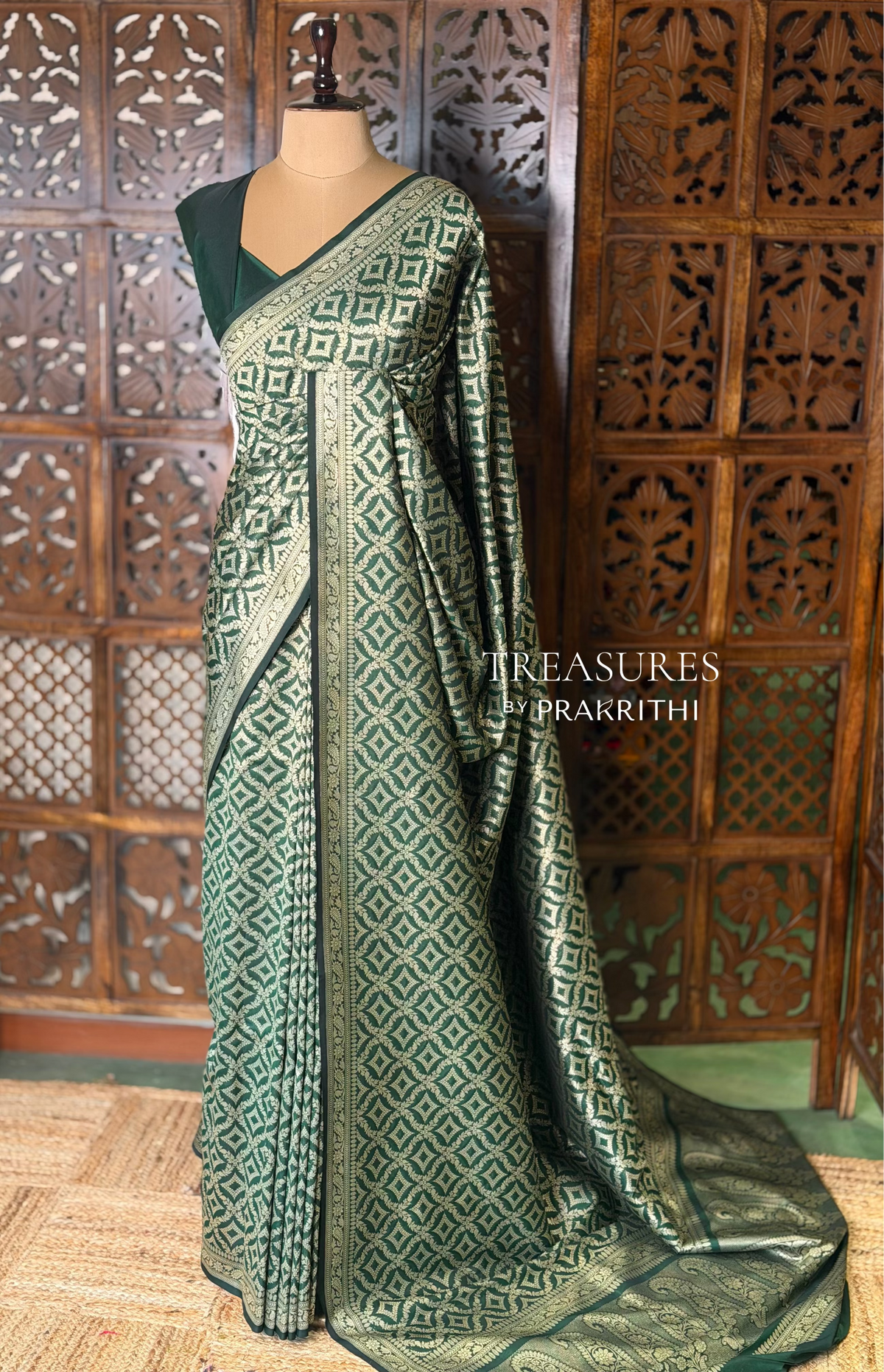 Dark Green Katan Banarasi silk saree - RAZ3W
