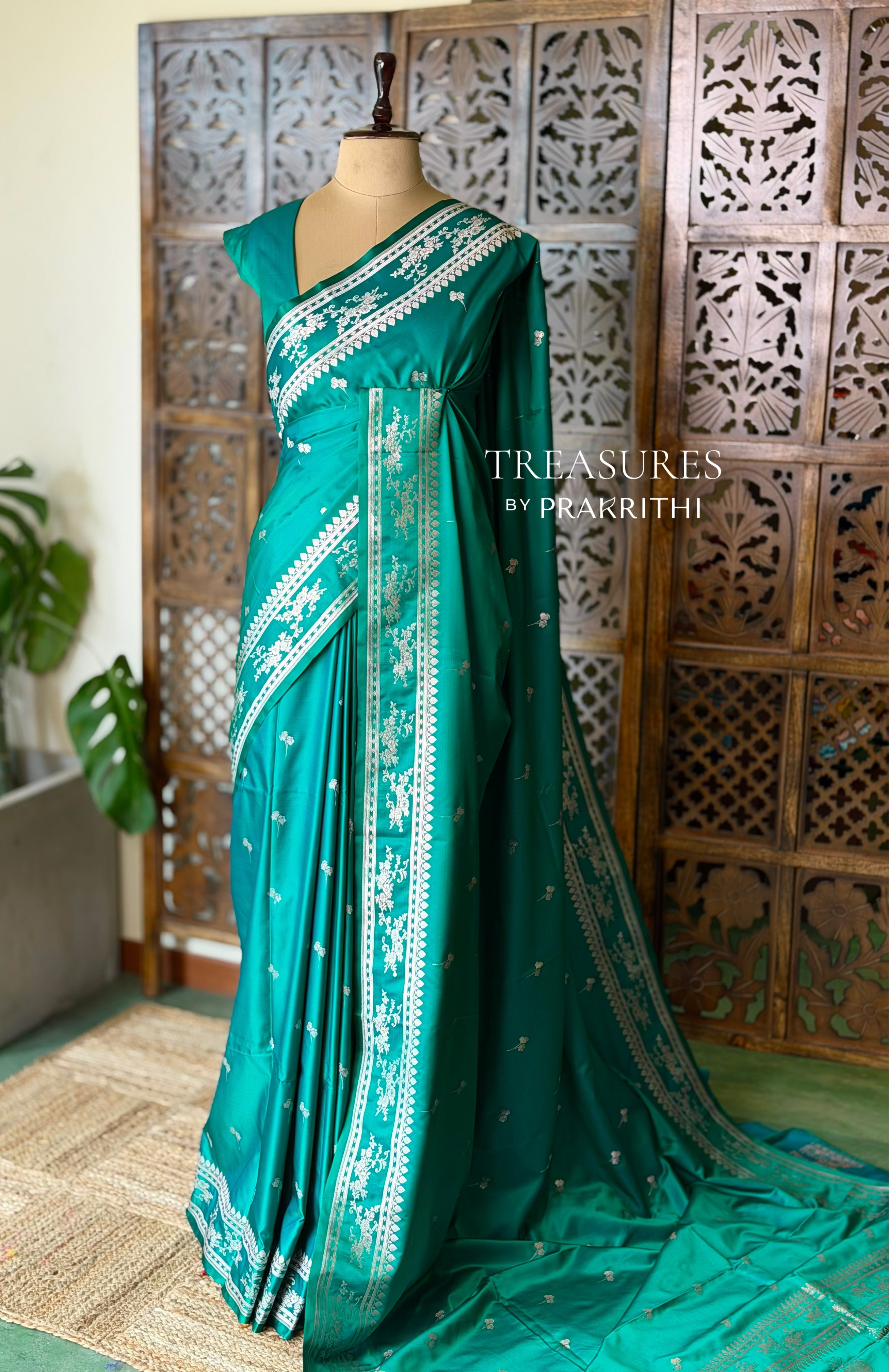 Peacock Blue zatin Banarasi silk saree - RAZ1ID