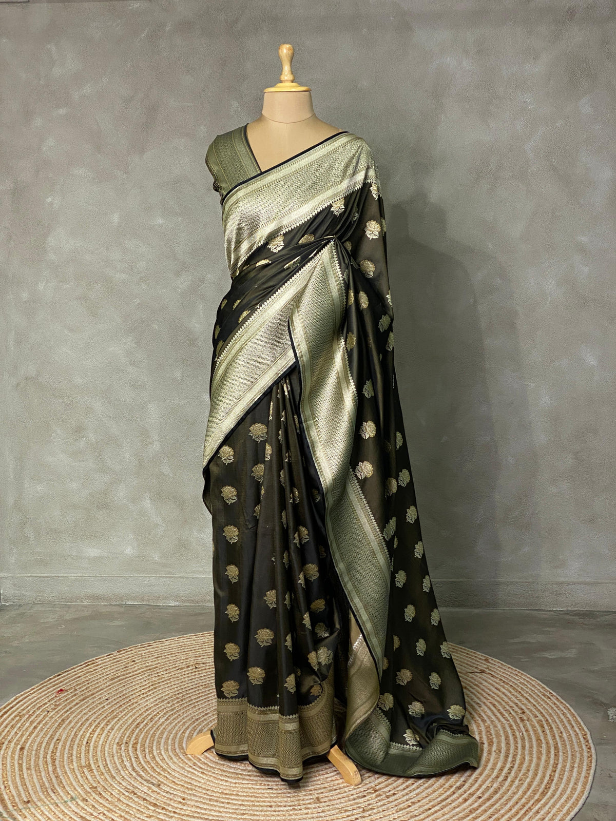 Pure vintage banarasi saree - PBANZ028