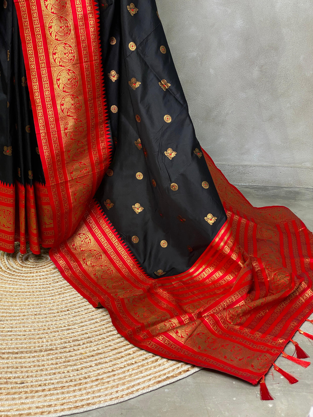 Black and redsilk saree-PSSBLACK